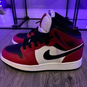 Chicago black toe AJ1 (GS) 4Y Womens size 5.5